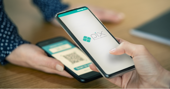 tudo-sobre-o-pix-novo-sistema-de-pagamento-instantaneo-696x366